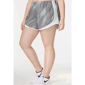 Nike Dry Fit Women’s Silver Green Tempo Track  Yoga Sporty Shorts SZ M # 1146